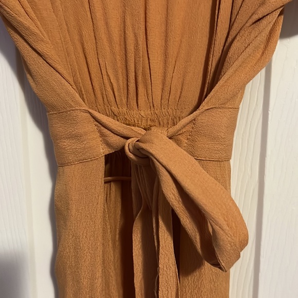 VICI DOLLA WRAP DRESS - Picture 4 of 7